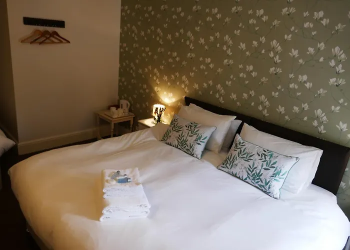 The Victoria 3* Malham